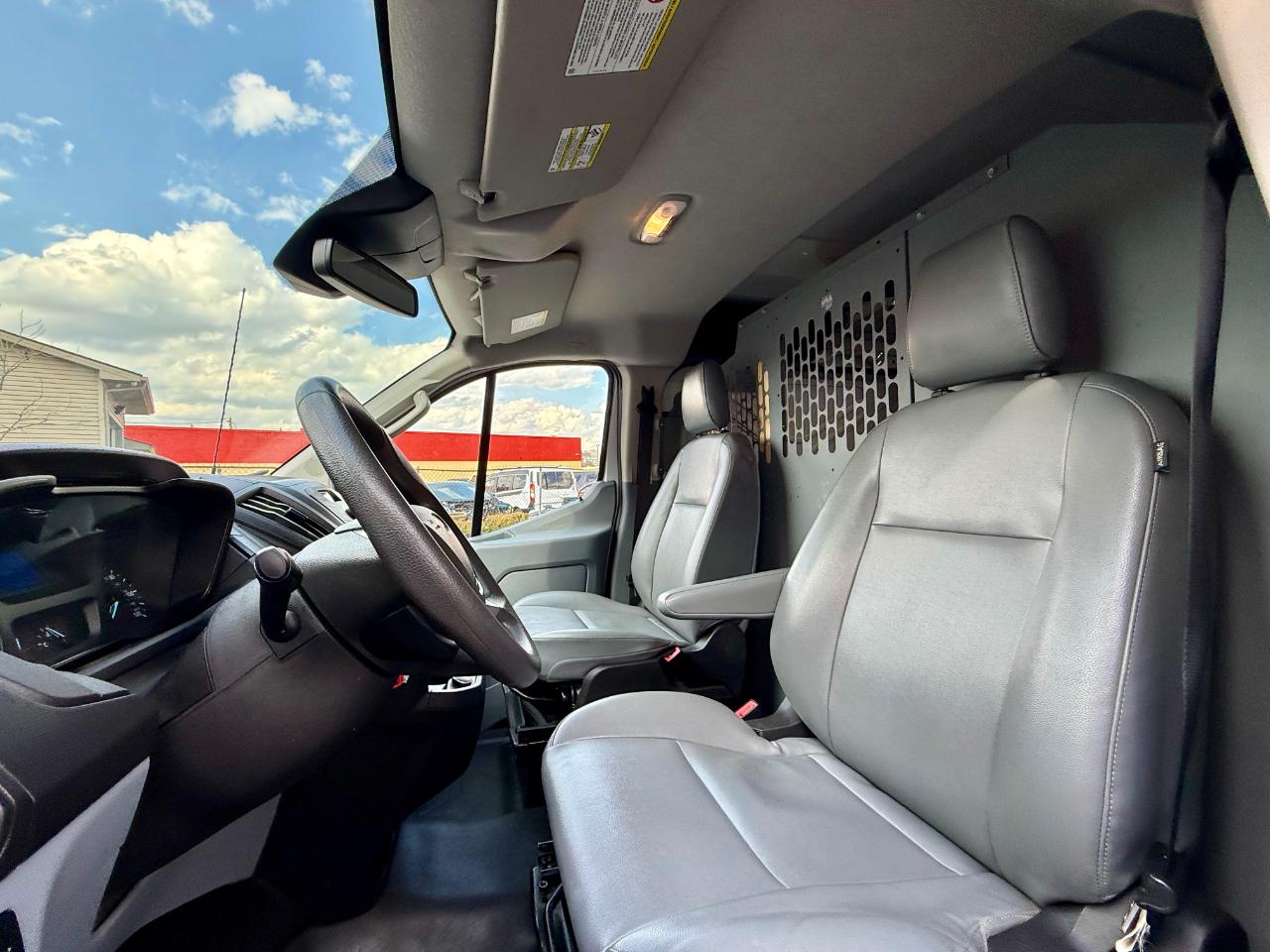 Ford Transit 250 Van Low Roof w/Sliding Pass. 130-in. WB 2019