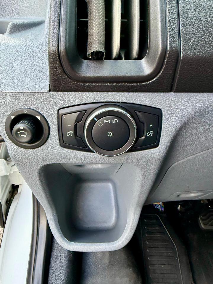 Ford Transit 250 Van Low Roof w/Sliding Pass. 130-in. WB 2019