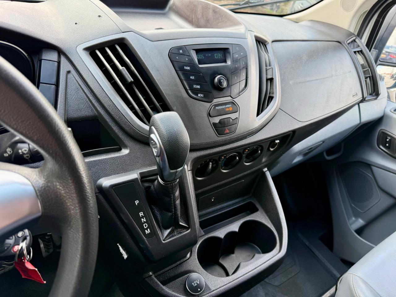 Ford Transit 250 Van Low Roof w/Sliding Pass. 130-in. WB 2019