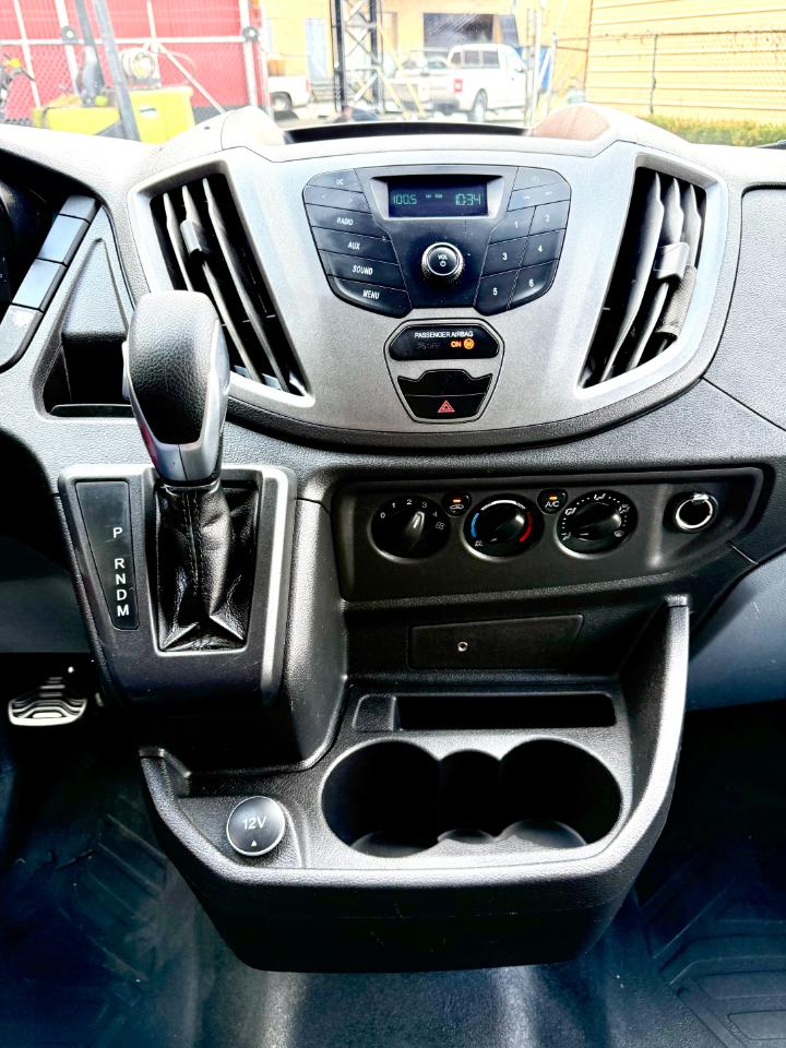 Ford Transit 250 Van Low Roof w/Sliding Pass. 130-in. WB 2019