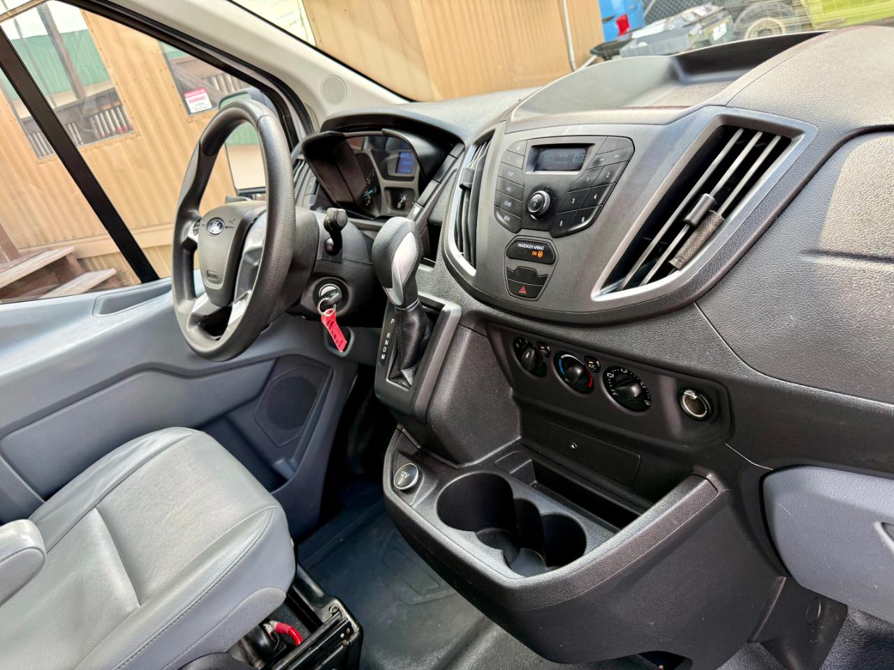 Ford Transit 250 Van Low Roof w/Sliding Pass. 130-in. WB 2019