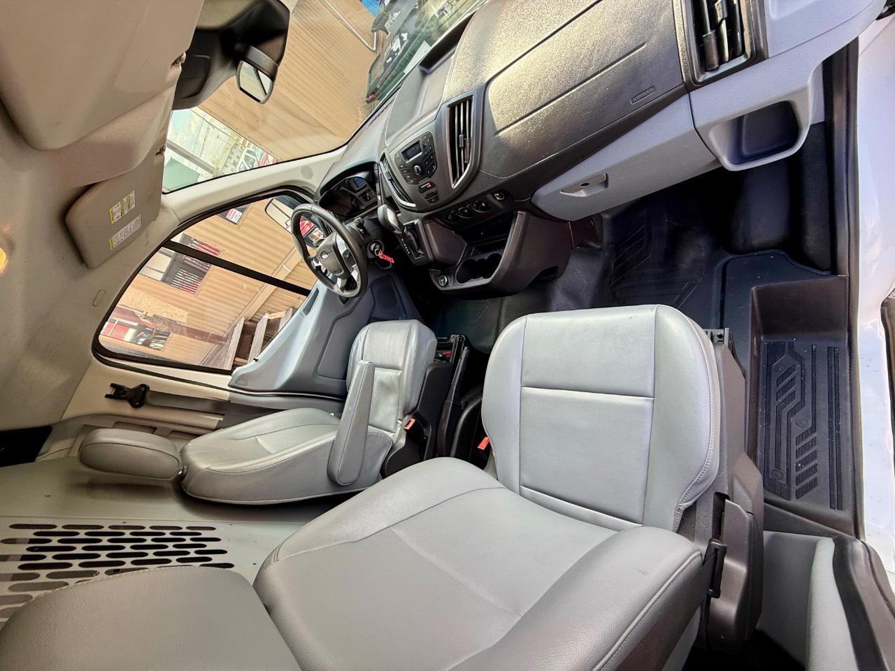 Ford Transit 250 Van Low Roof w/Sliding Pass. 130-in. WB 2019