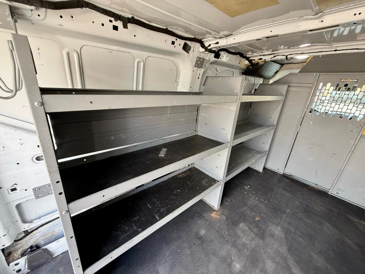 Ford Transit 250 Van Low Roof w/Sliding Pass. 130-in. WB 2019