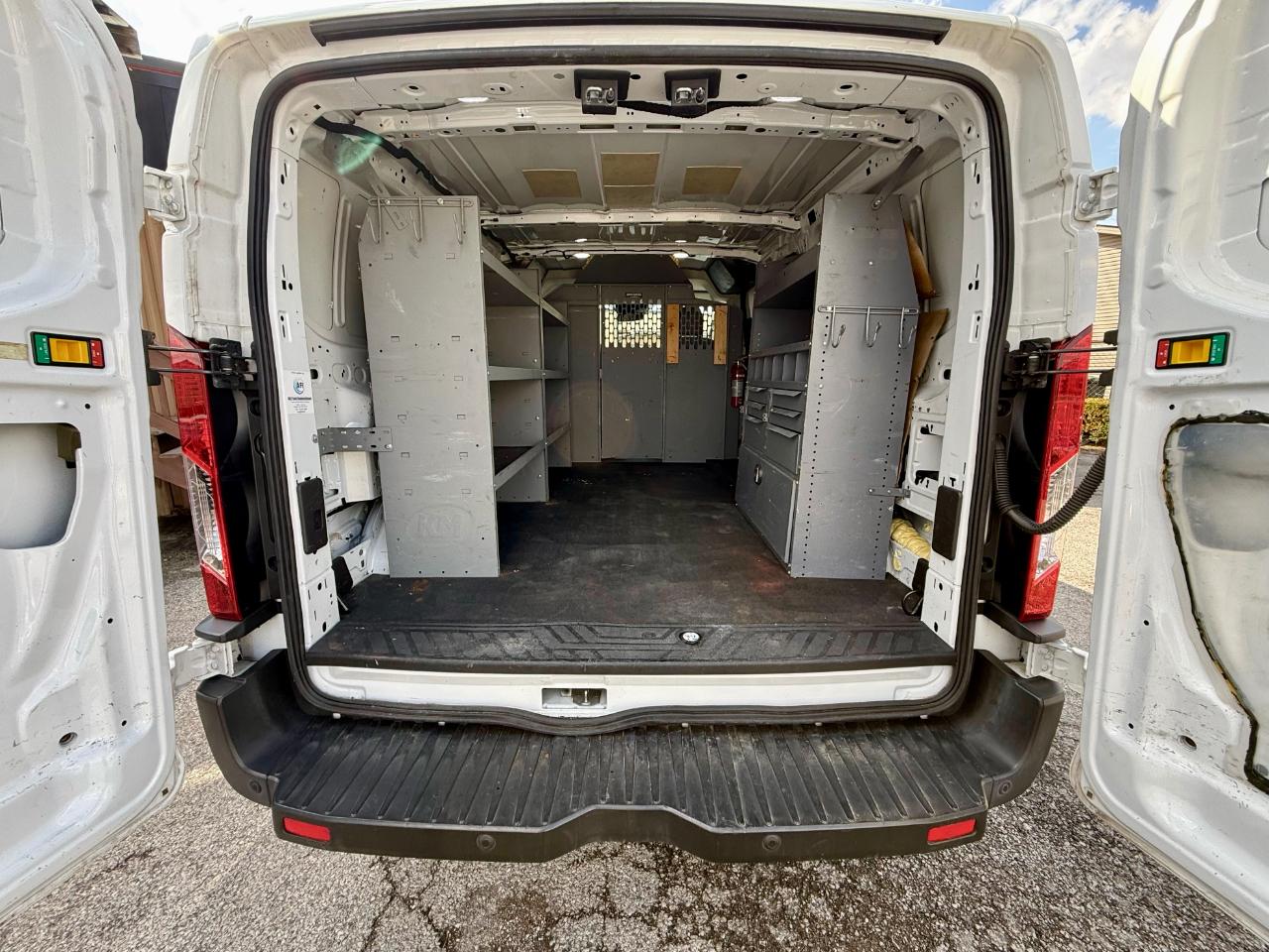 Ford Transit 250 Van Low Roof w/Sliding Pass. 130-in. WB 2019