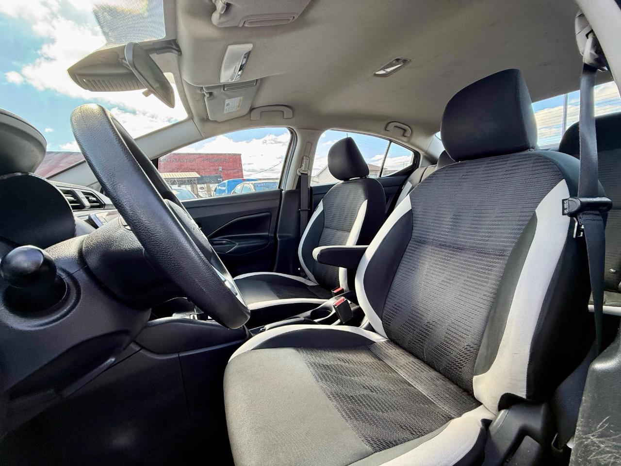 Nissan Versa SV 2020