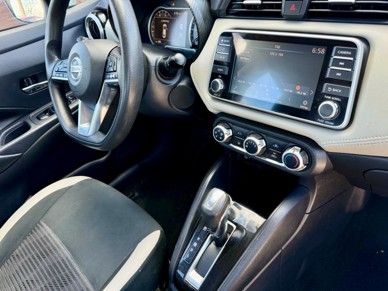 Nissan Versa SV 2020