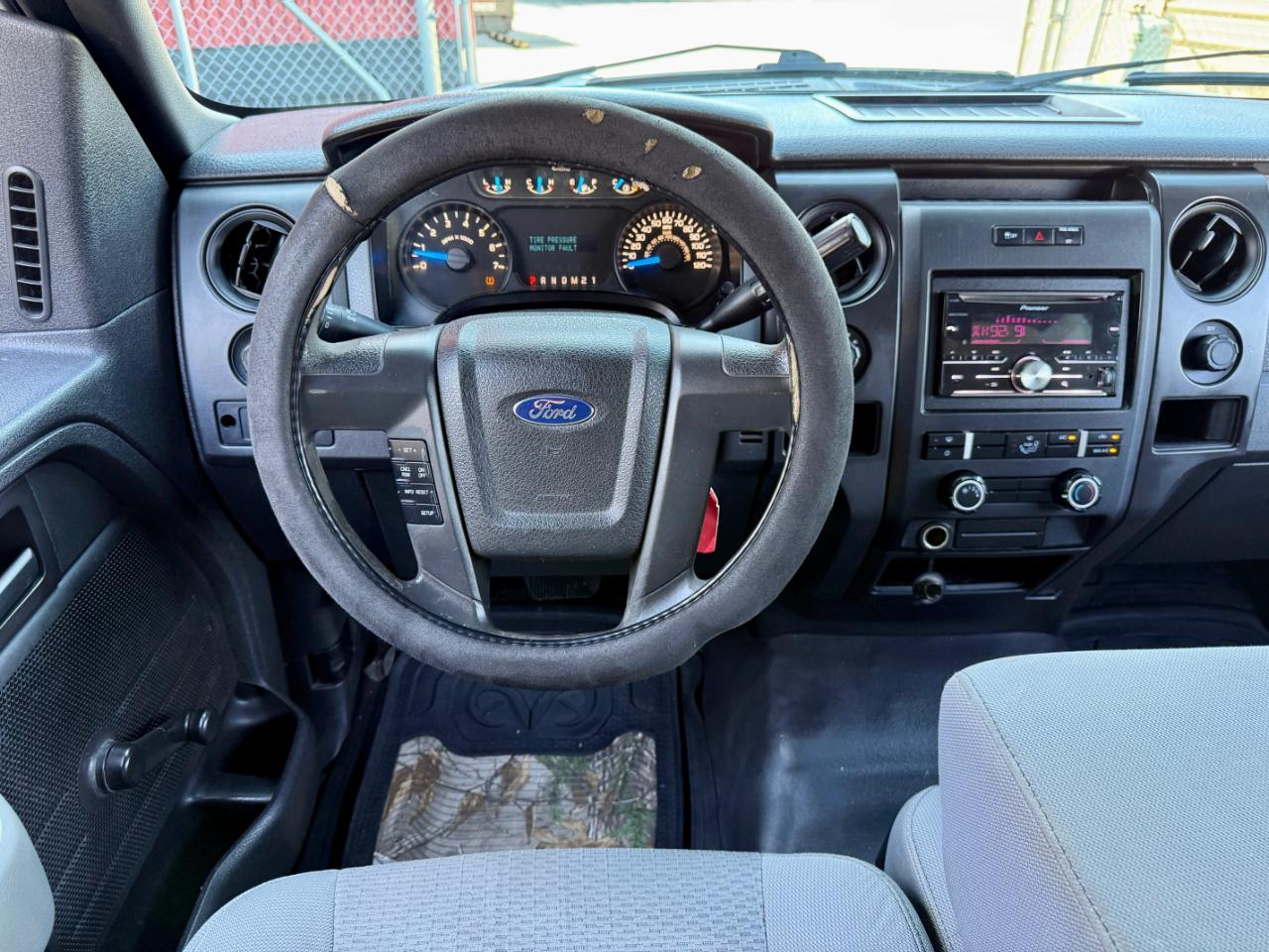 Ford F-150 XL SuperCab 8-ft. Bed 4WD 2013