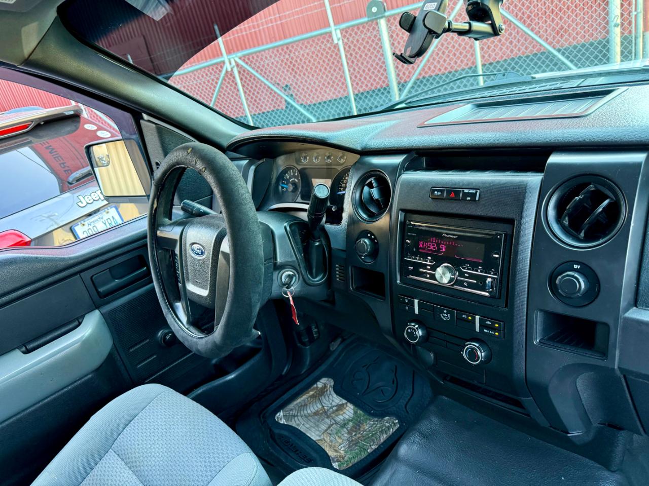 Ford F-150 XL SuperCab 8-ft. Bed 4WD 2013