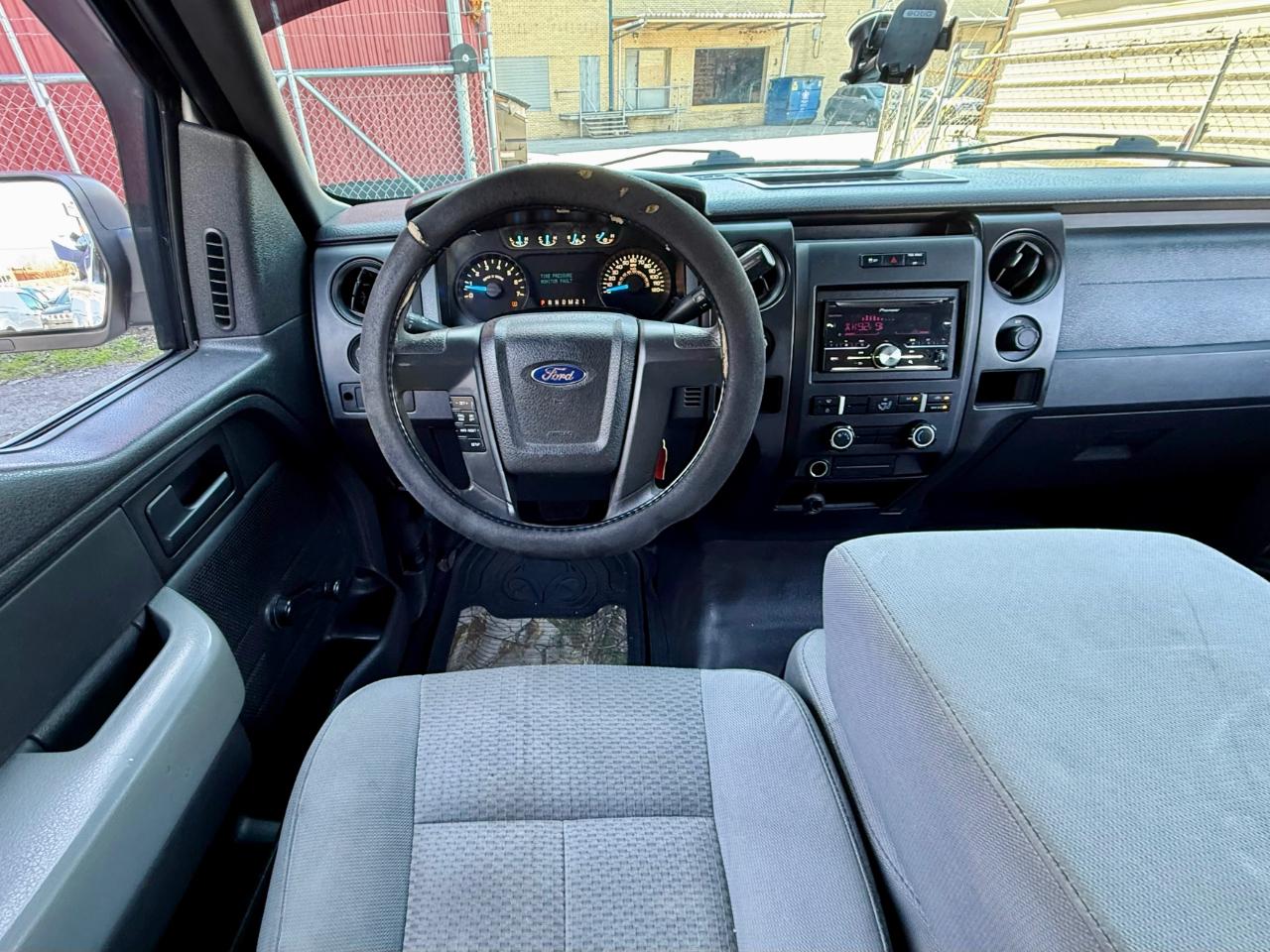 Ford F-150 XL SuperCab 8-ft. Bed 4WD 2013