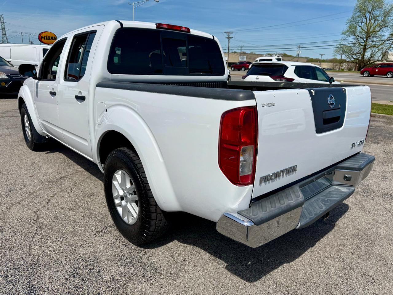 Nissan Frontier SV Crew Cab 4WD 2017
