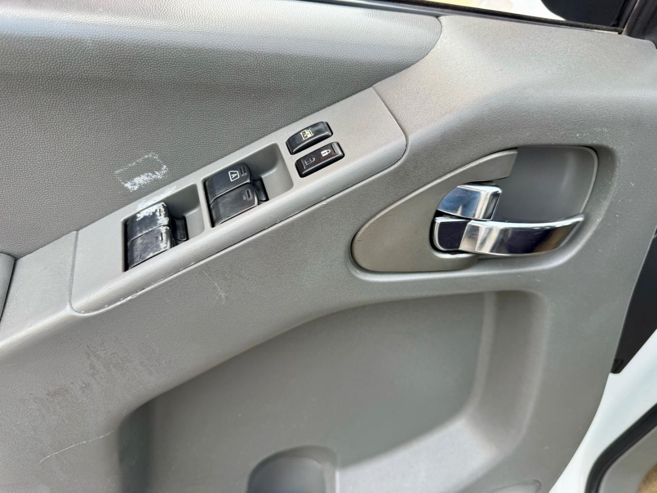 Nissan Frontier SV Crew Cab 4WD 2017