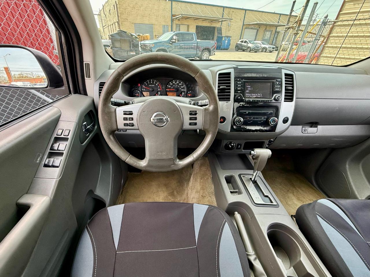 Nissan Frontier SV Crew Cab 4WD 2017