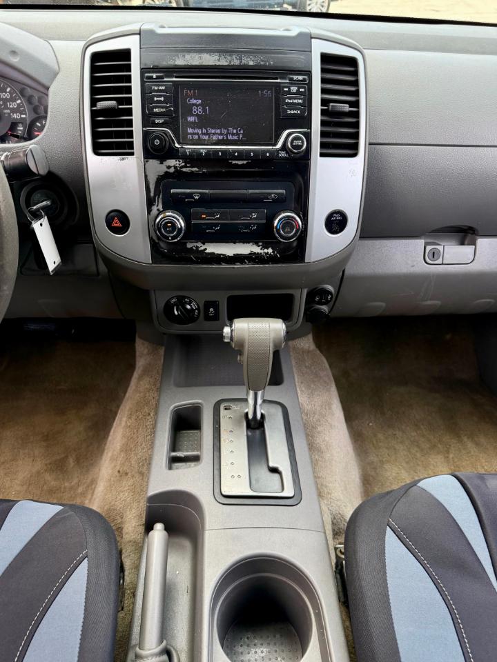 Nissan Frontier SV Crew Cab 4WD 2017