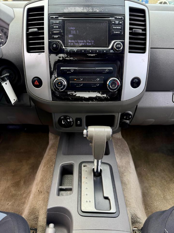 Nissan Frontier SV Crew Cab 4WD 2017