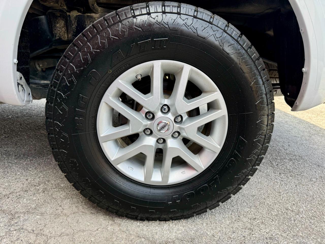 Nissan Frontier SV Crew Cab 4WD 2017