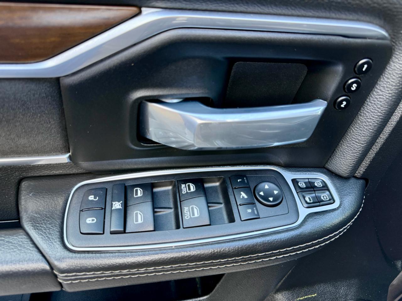 RAM 2500 Laramie Crew Cab SWB 4WD 2024