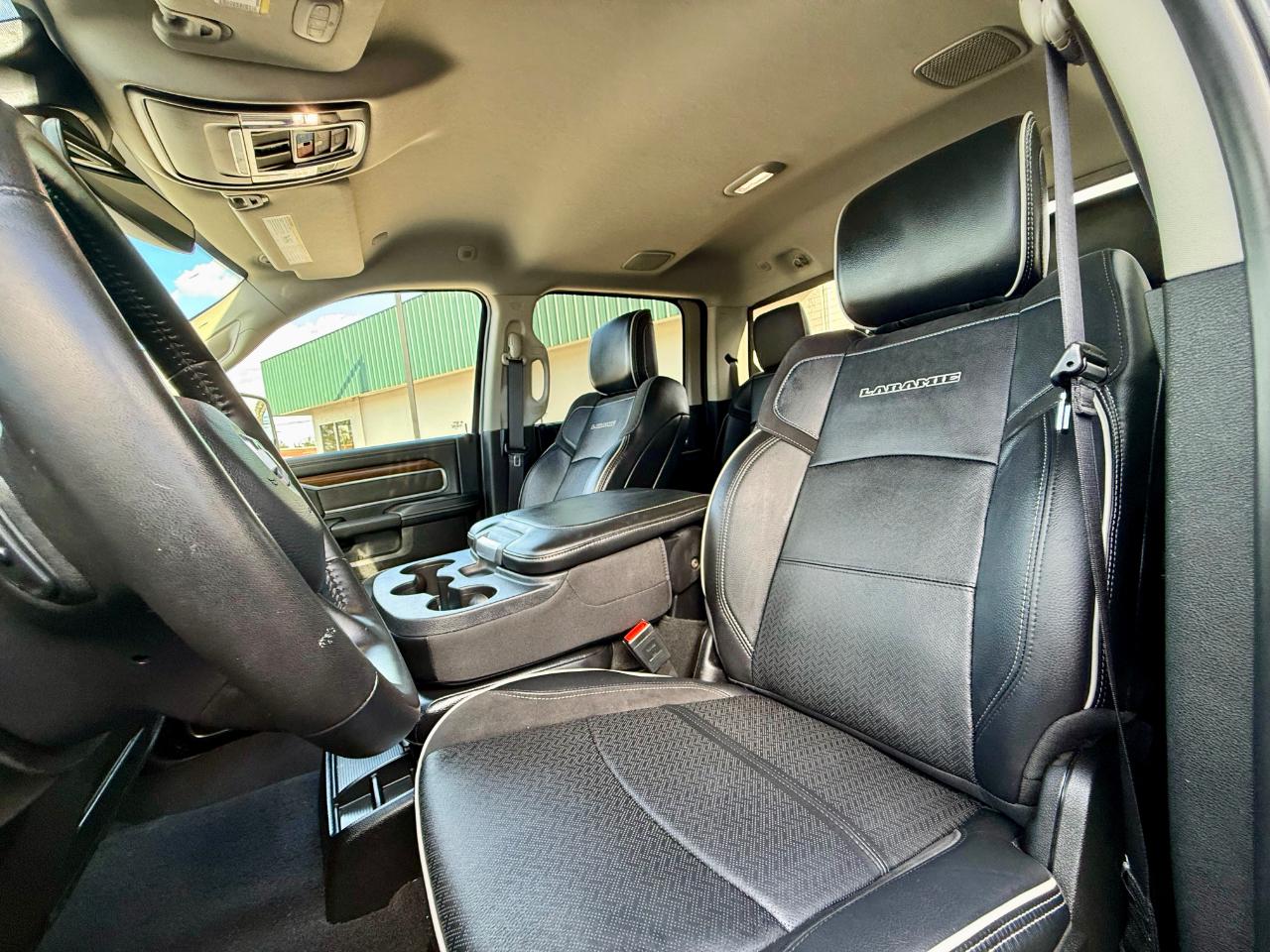 RAM 2500 Laramie Crew Cab SWB 4WD 2024