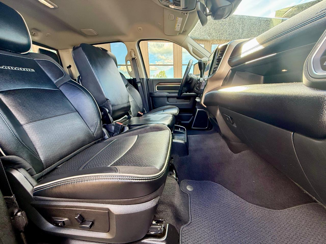 RAM 2500 Laramie Crew Cab SWB 4WD 2024