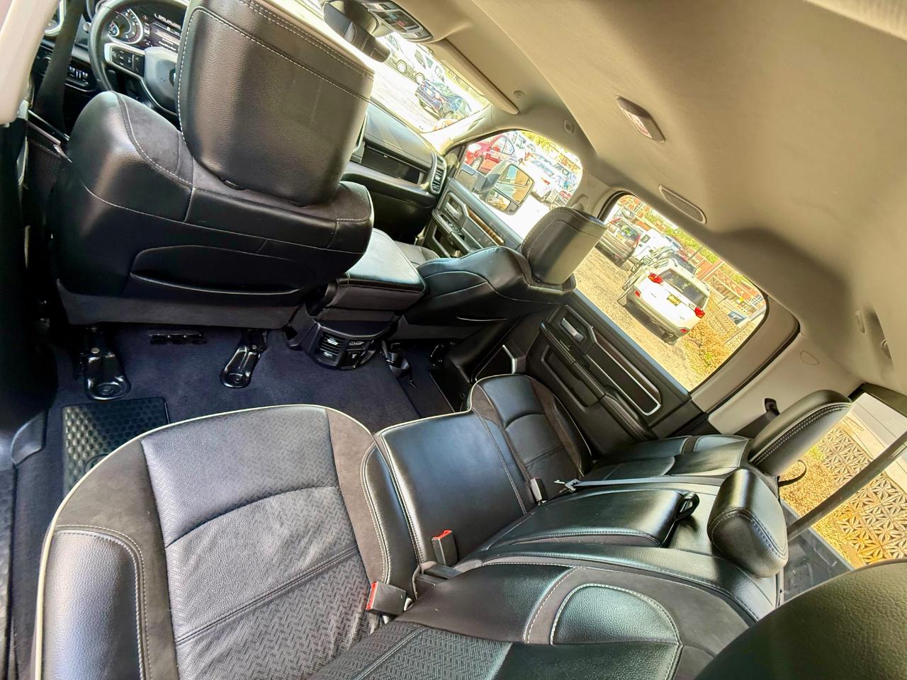 RAM 2500 Laramie Crew Cab SWB 4WD 2024