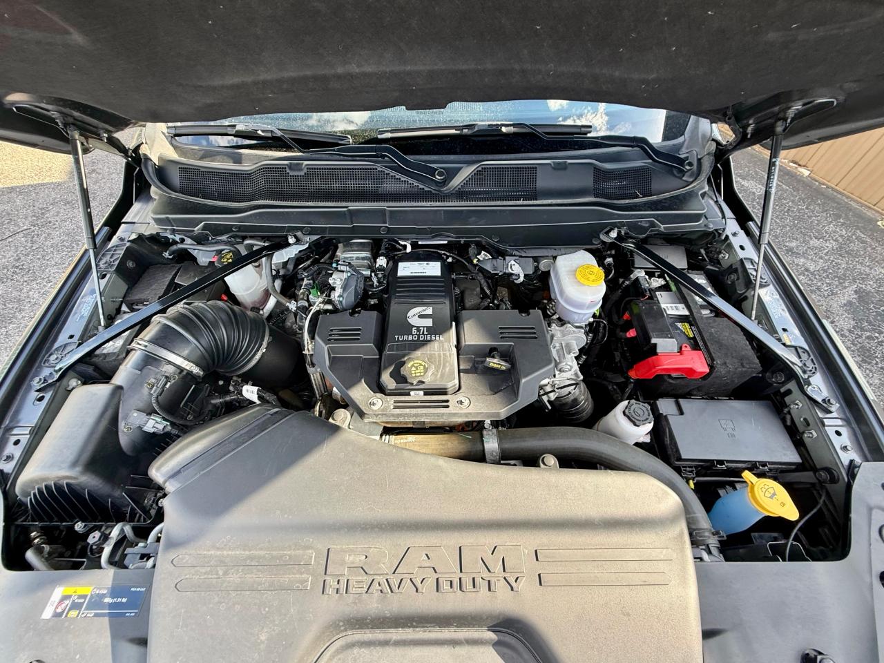 RAM 2500 Laramie Crew Cab SWB 4WD 2024