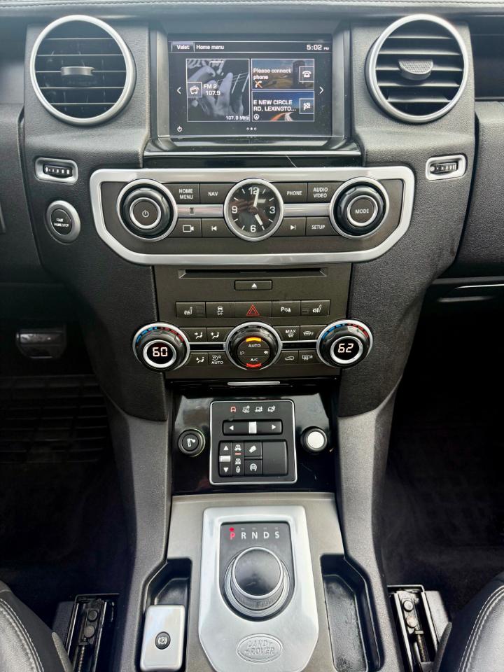 Land Rover LR4 4WD 4dr HSE LUX Landmark Edition 2016