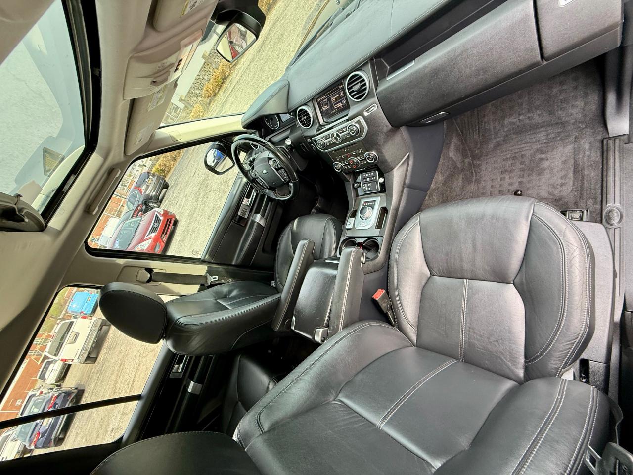 Land Rover LR4 4WD 4dr HSE LUX Landmark Edition 2016