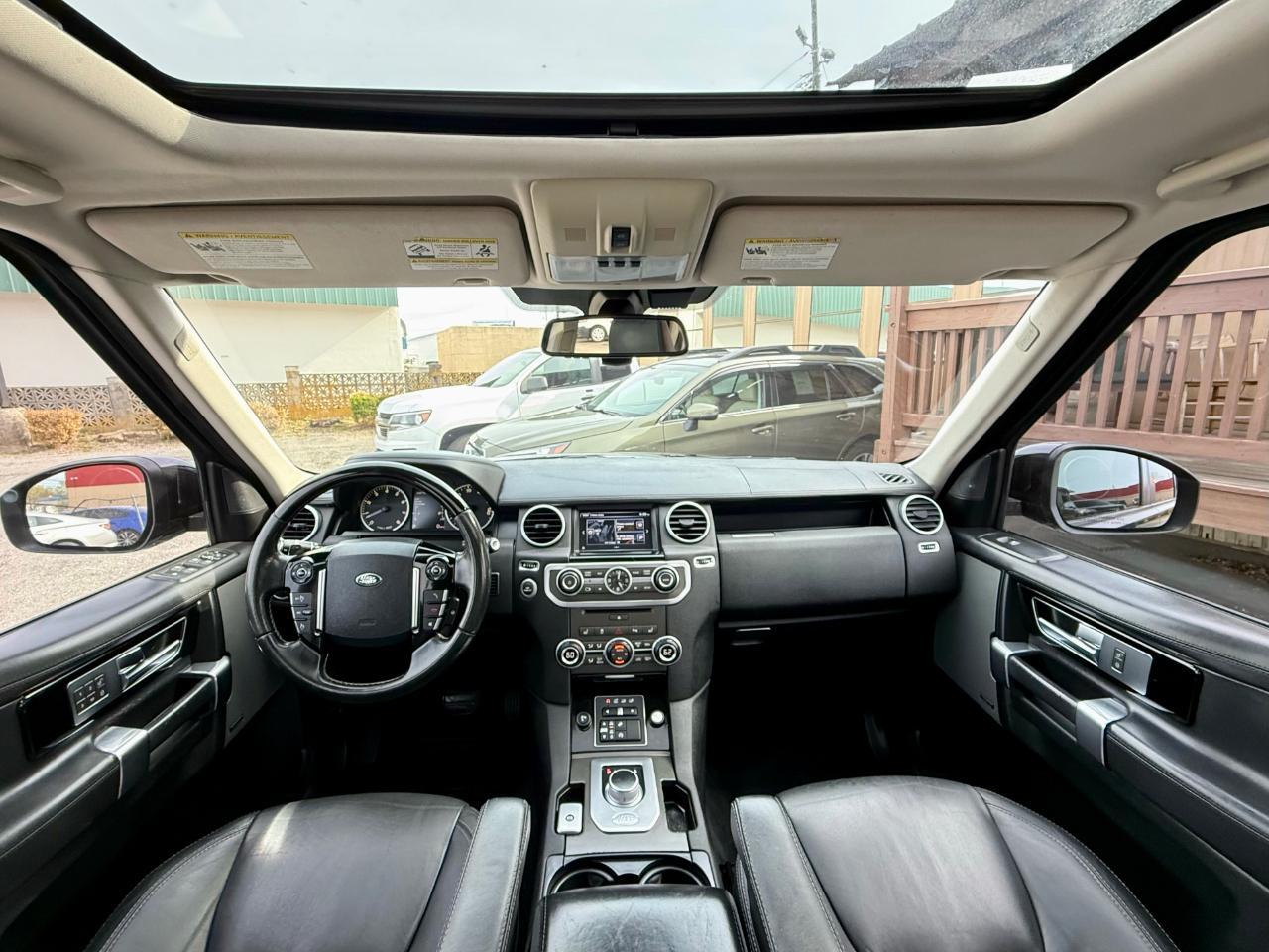 Land Rover LR4 4WD 4dr HSE LUX Landmark Edition 2016