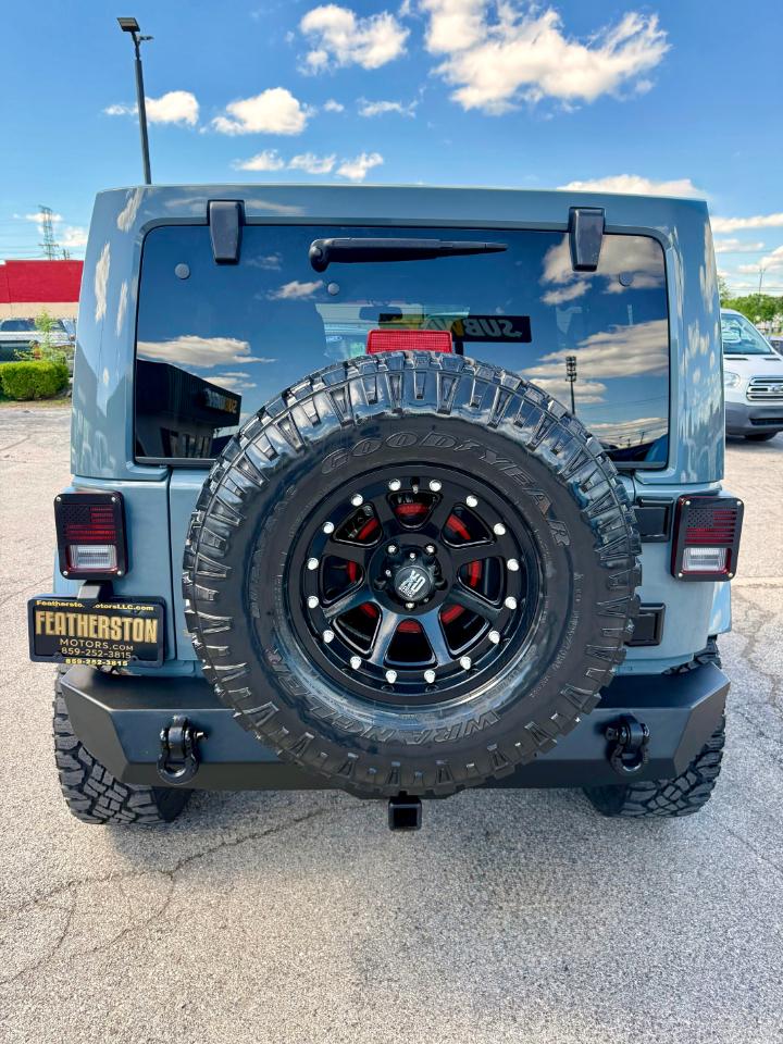 Jeep Wrangler Unlimited Sahara 4WD 2014