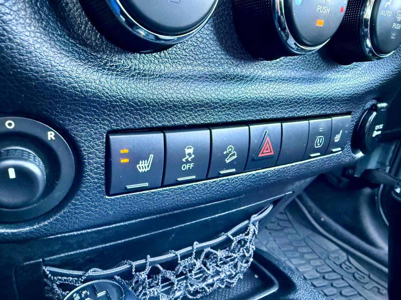 Jeep Wrangler Unlimited Sahara 4WD 2014