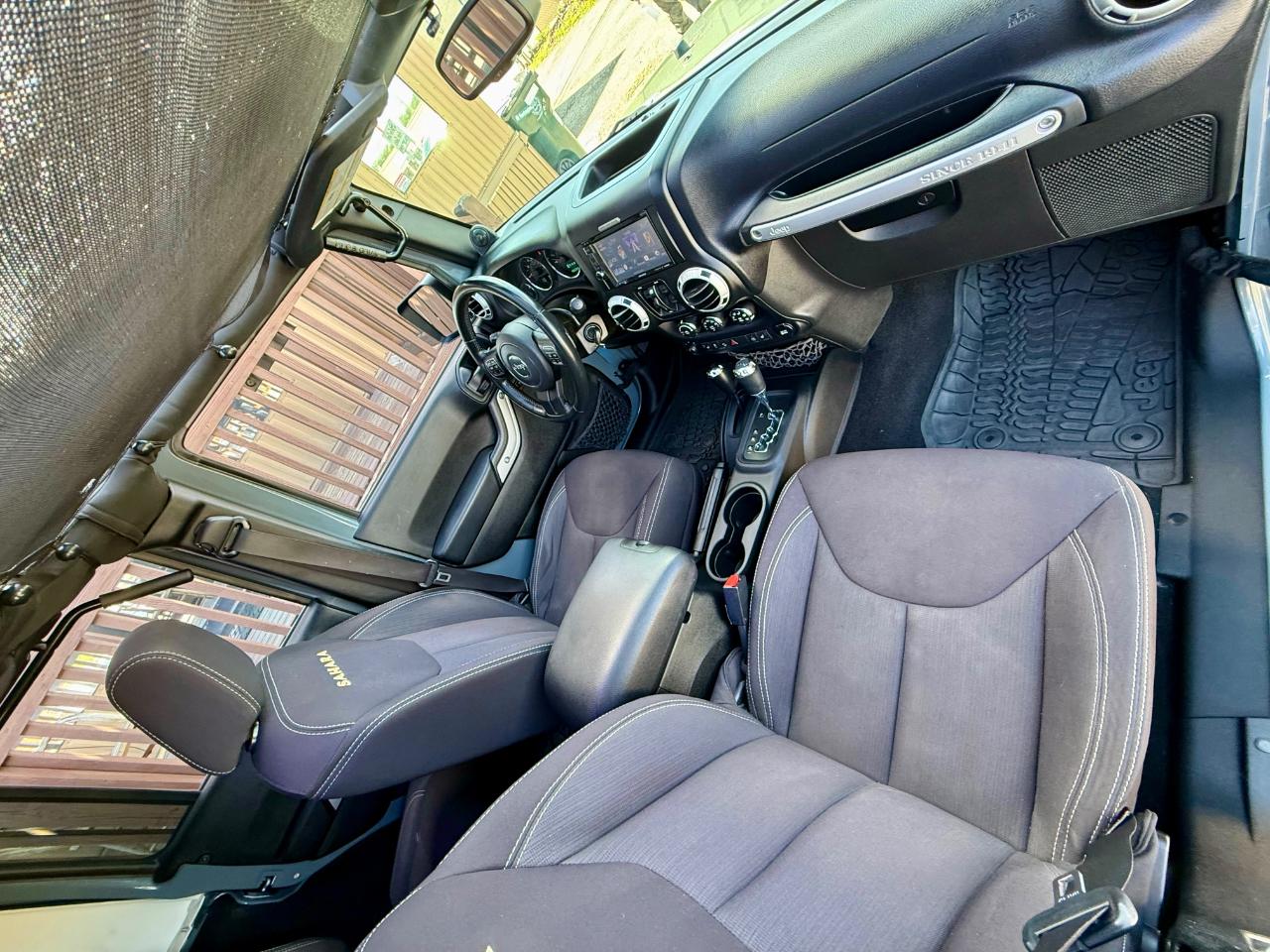 Jeep Wrangler Unlimited Sahara 4WD 2014