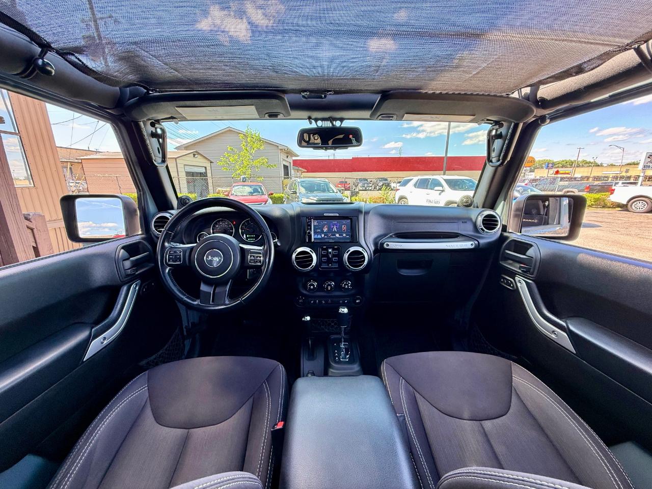 Jeep Wrangler Unlimited Sahara 4WD 2014