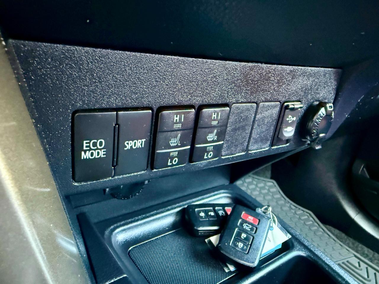 Toyota RAV4 Limited AWD 2014