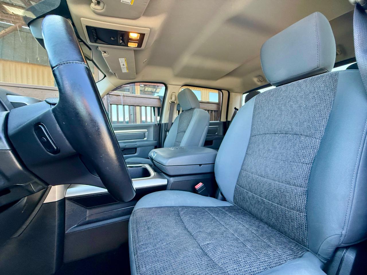 RAM 1500 Big Horn Crew Cab 4WD 2017