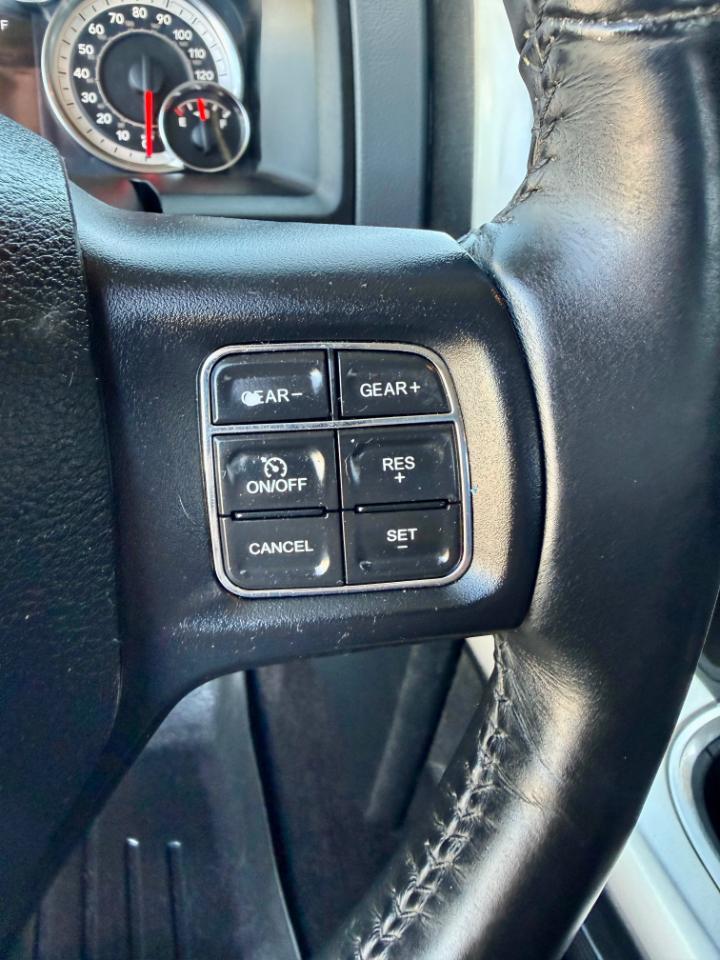 RAM 1500 Big Horn Crew Cab 4WD 2017