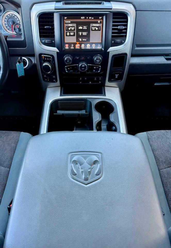 RAM 1500 Big Horn Crew Cab 4WD 2017