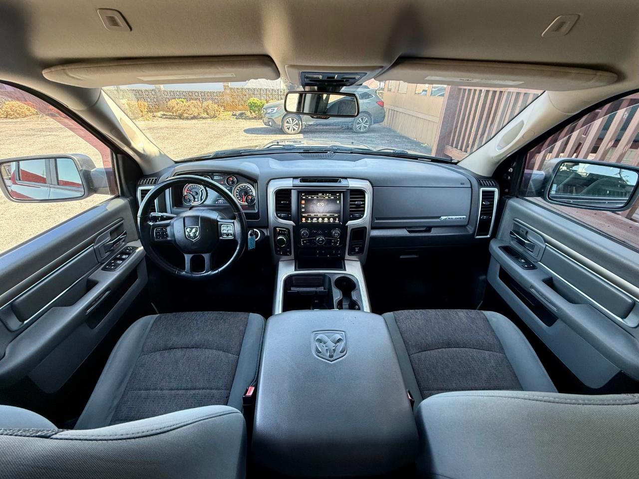 RAM 1500 Big Horn Crew Cab 4WD 2017