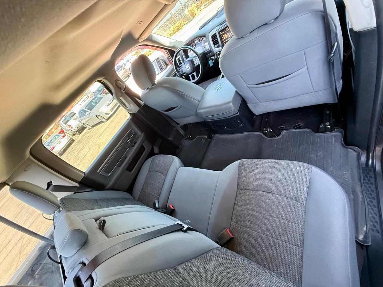 RAM 1500 Big Horn Crew Cab 4WD 2017