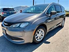 2020 Chrysler Voyager 