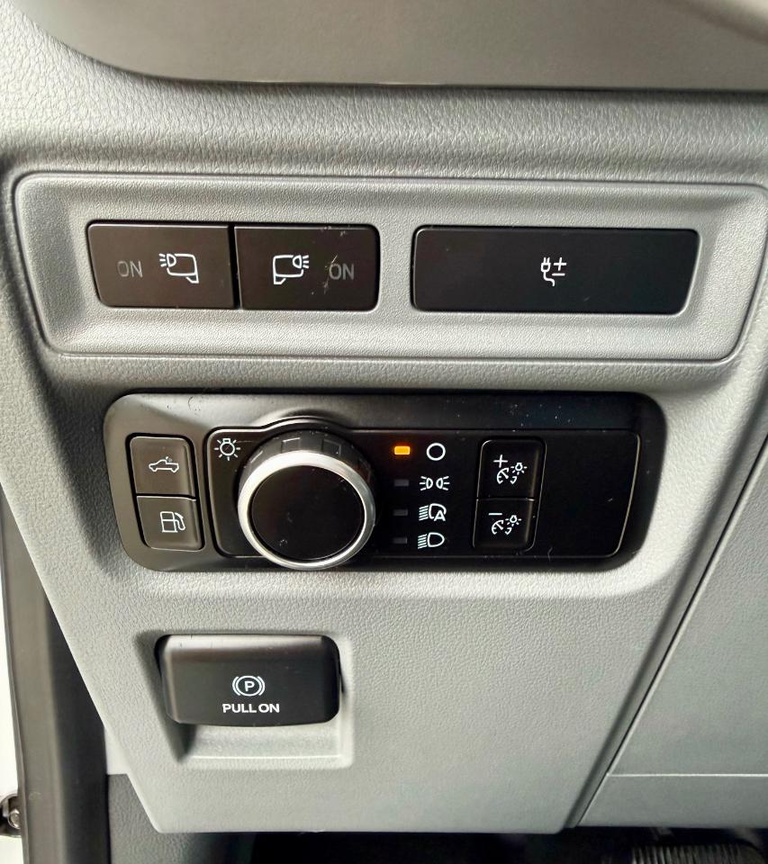 Ford F-150 XL SuperCrew 5.5-ft. Bed 4WD 2023