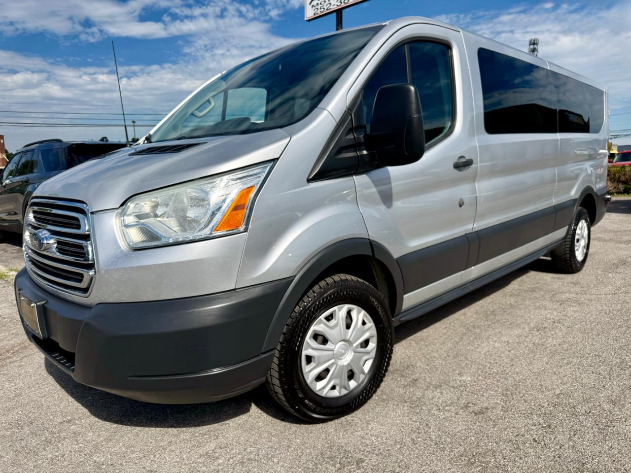 Ford Transit 350 Wagon Low Roof XL 60/40 Pass. 148-in. WB 2016