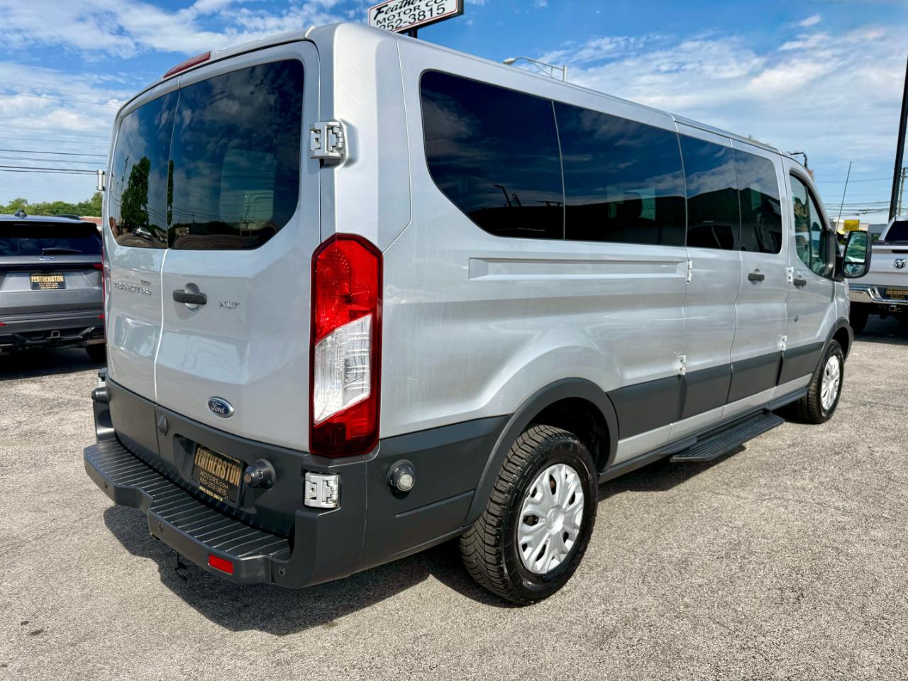 Ford Transit 350 Wagon Low Roof XL 60/40 Pass. 148-in. WB 2016
