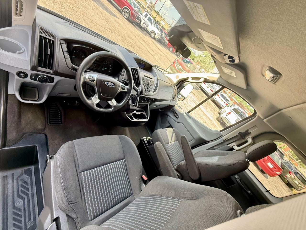 Ford Transit 350 Wagon Low Roof XL 60/40 Pass. 148-in. WB 2016
