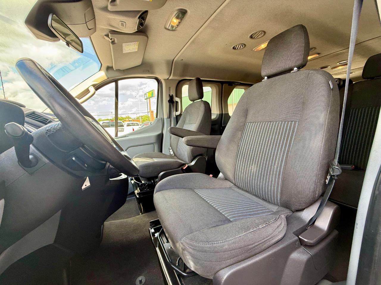 Ford Transit 350 Wagon Low Roof XL 60/40 Pass. 148-in. WB 2016