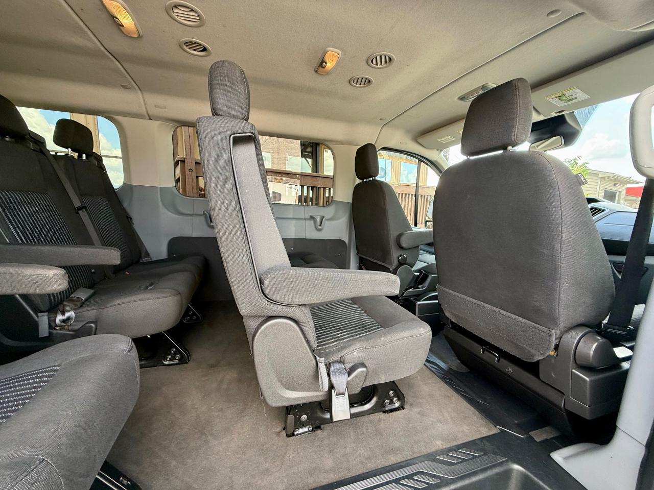 Ford Transit 350 Wagon Low Roof XL 60/40 Pass. 148-in. WB 2016