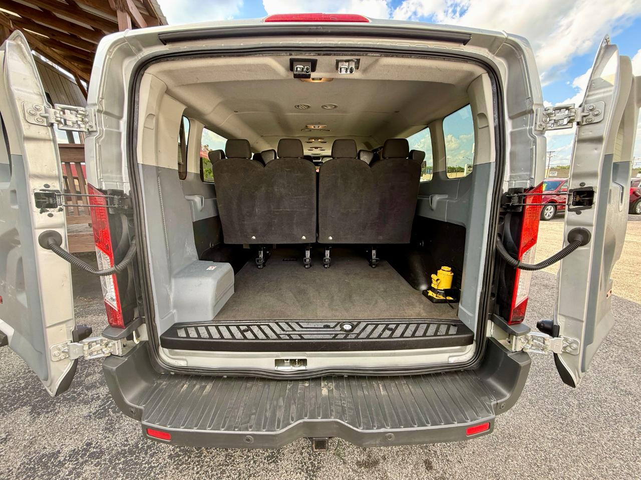 Ford Transit 350 Wagon Low Roof XL 60/40 Pass. 148-in. WB 2016