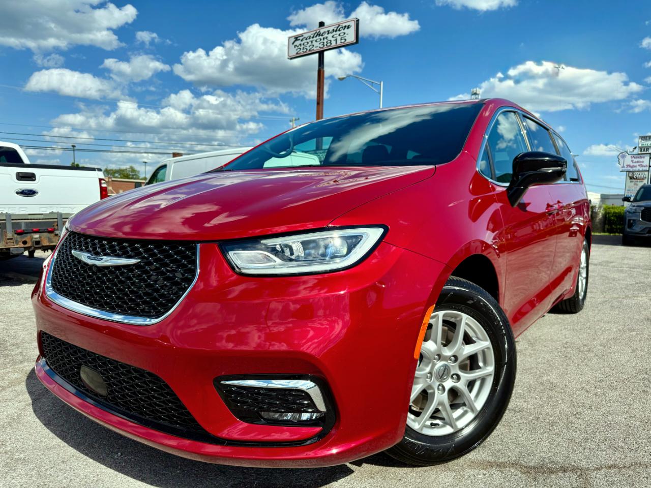 Chrysler Pacifica Select 2025