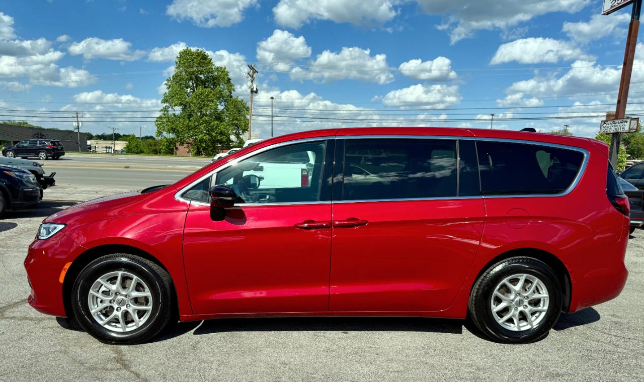Chrysler Pacifica Select 2025
