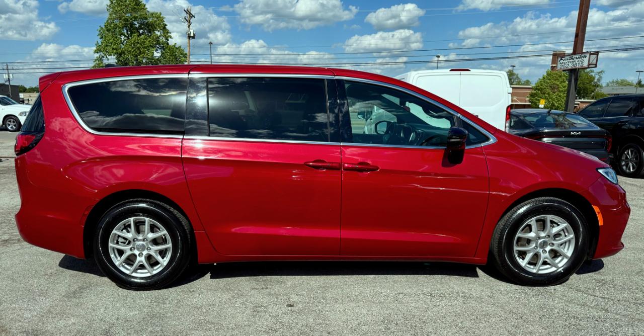 Chrysler Pacifica Select 2025