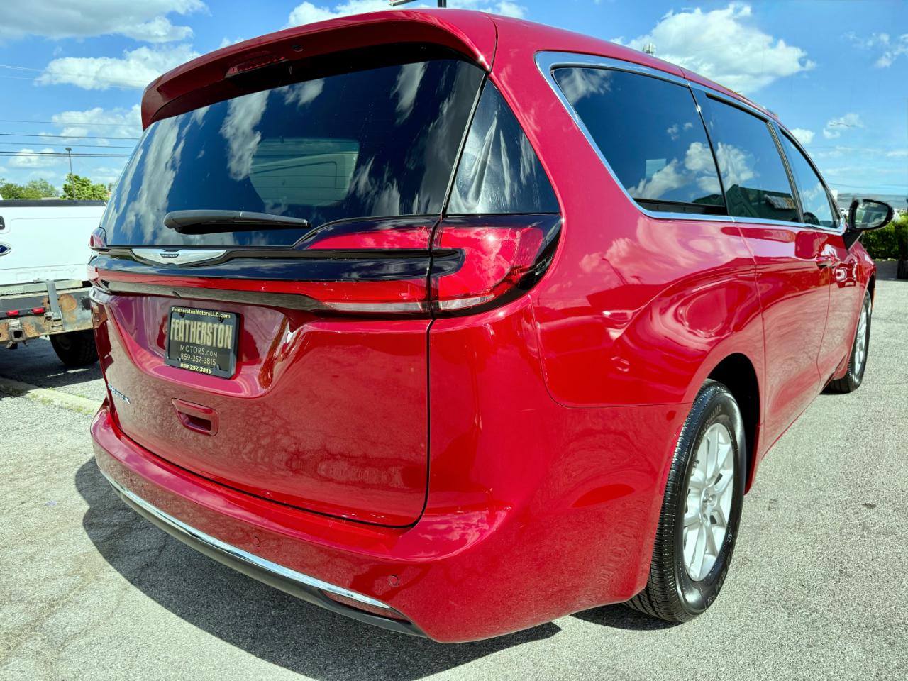 Chrysler Pacifica Select 2025