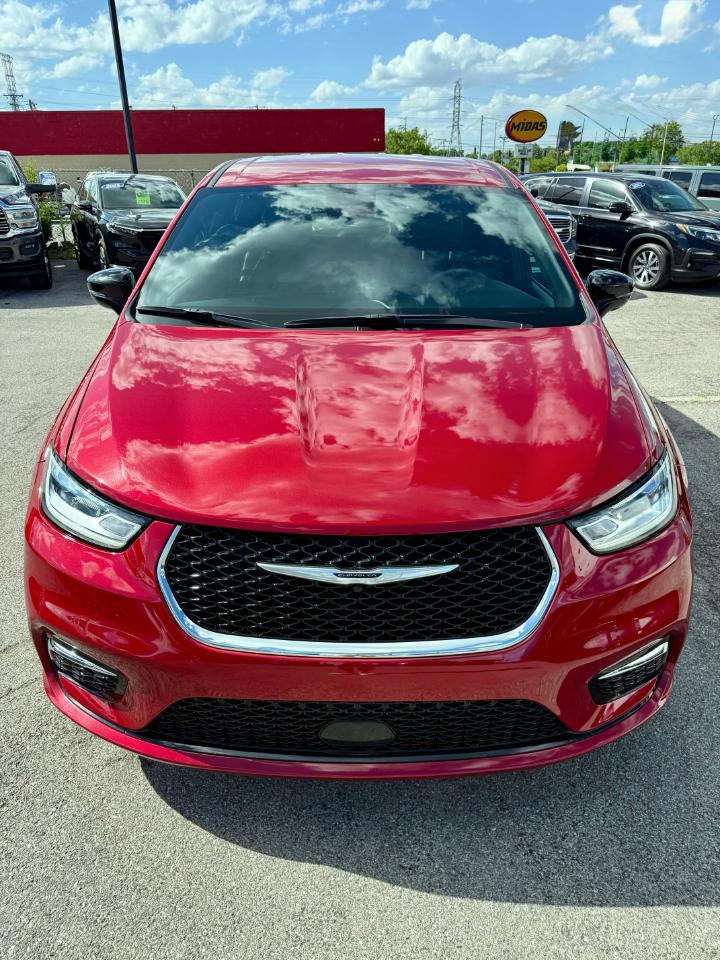 Chrysler Pacifica Select 2025